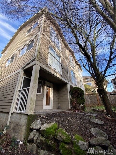 Property Photo:  1750 12th Ave S  WA 98144 