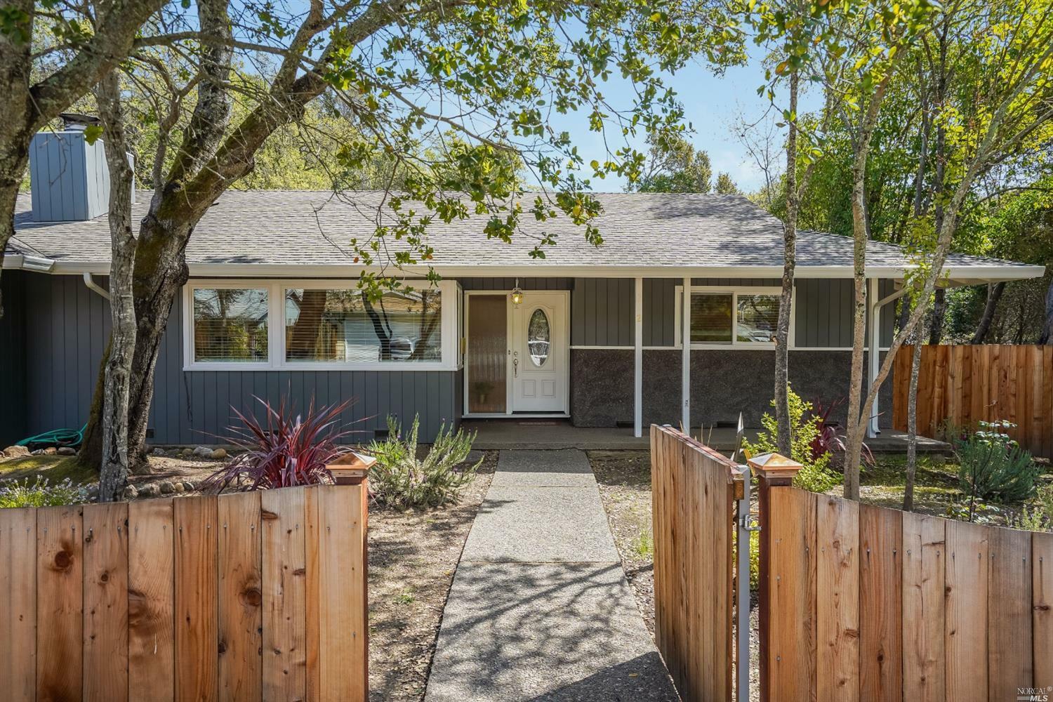 Property Photo:  2 Carmel Drive  CA 94945 