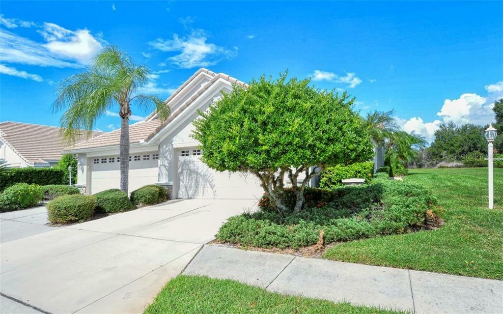 Property Photo:  7025 Woodmore Terrace  FL 34202 