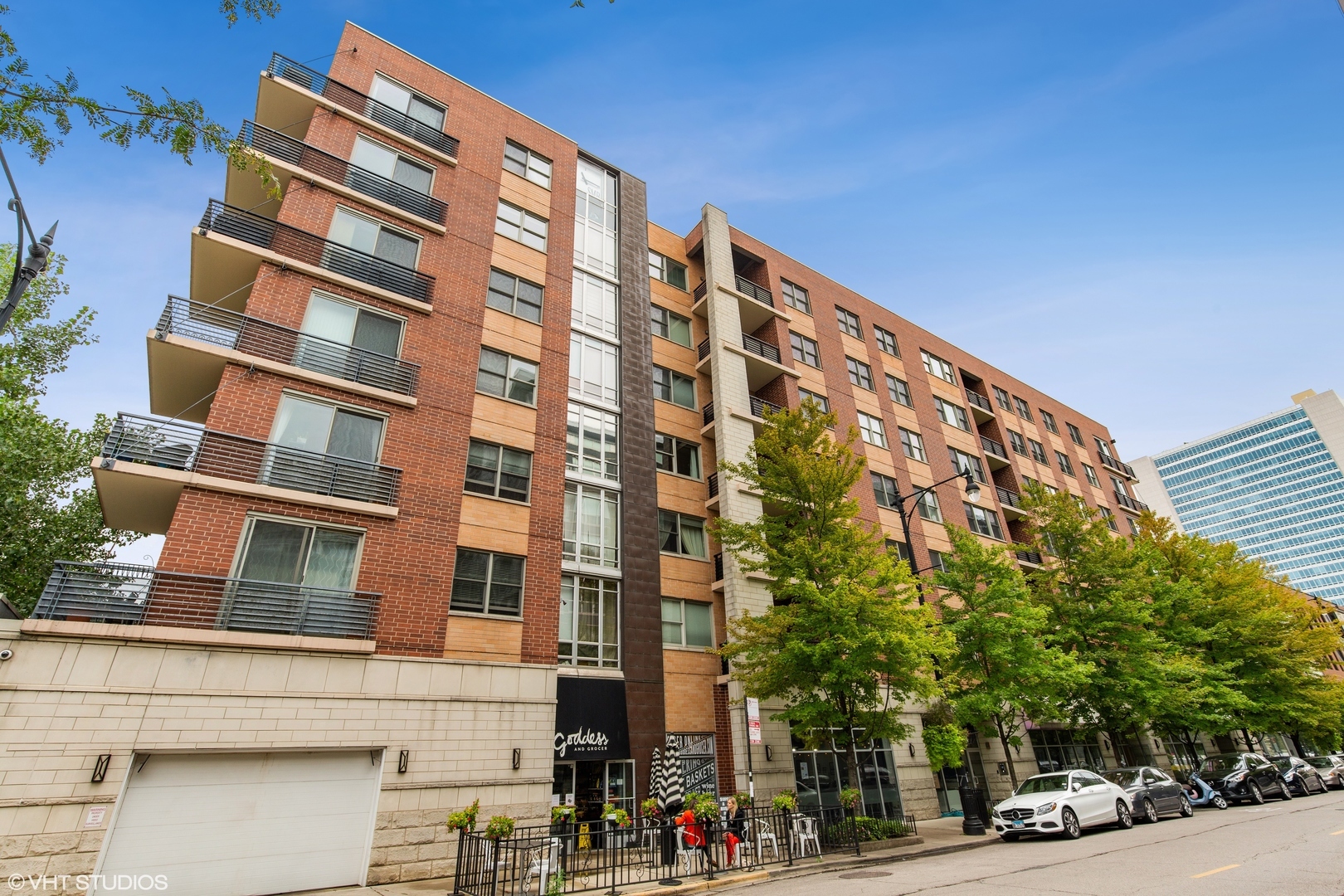 Property Photo: 873 N Larrabee Street 701 IL 60610