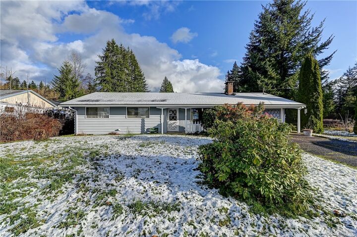 Property Photo: 3811 Sinclair Ave WA 98290