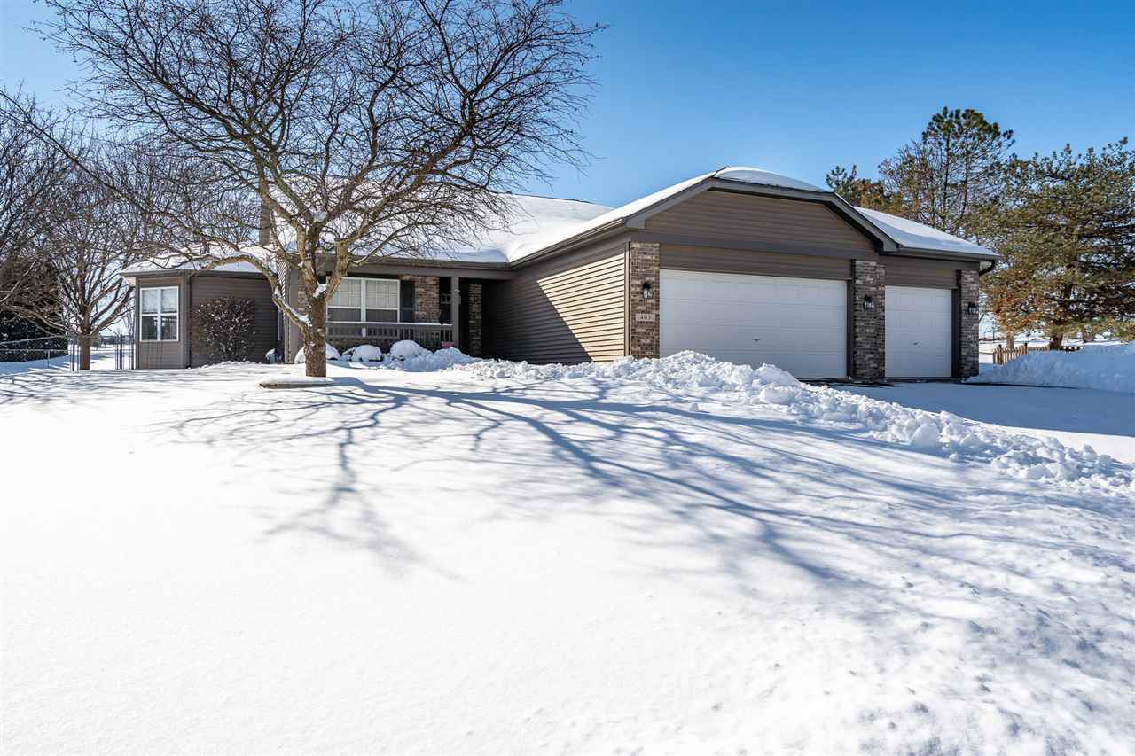 Property Photo:  403 Bree Drive  IL 61065 