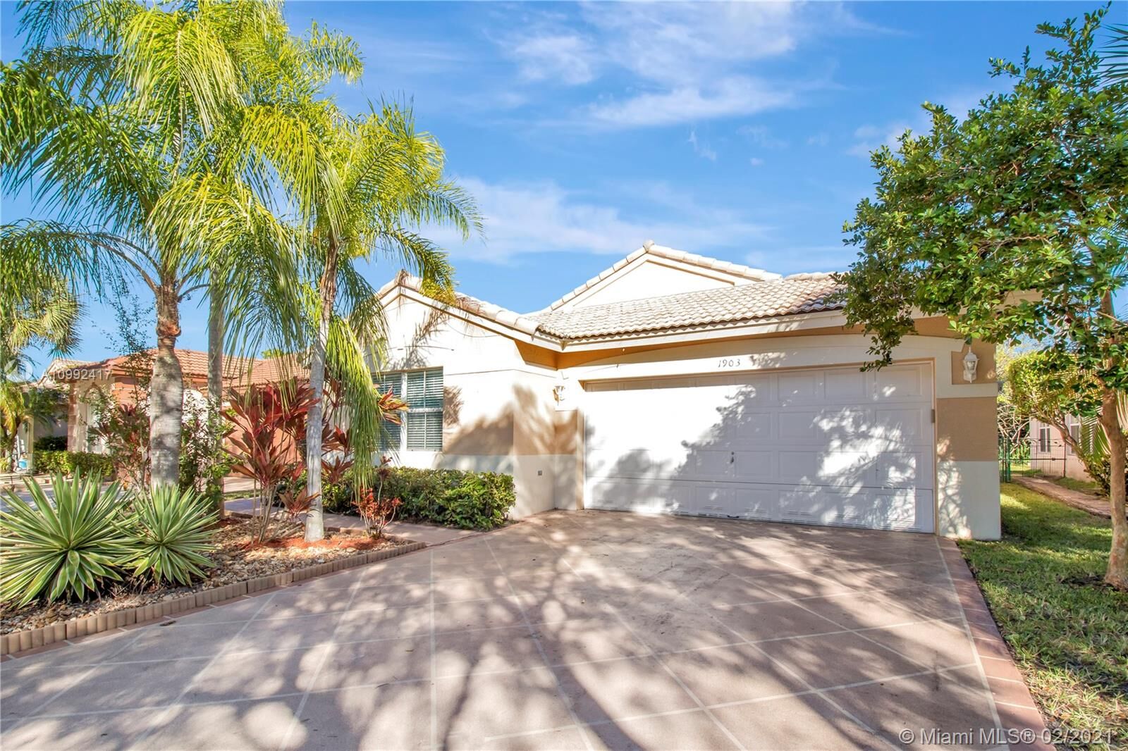 Property Photo: 1903 NW 208th Ter FL 33029