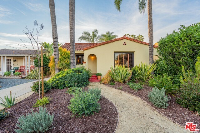 Property Photo:  6555   Falcon Ave  CA 90805 