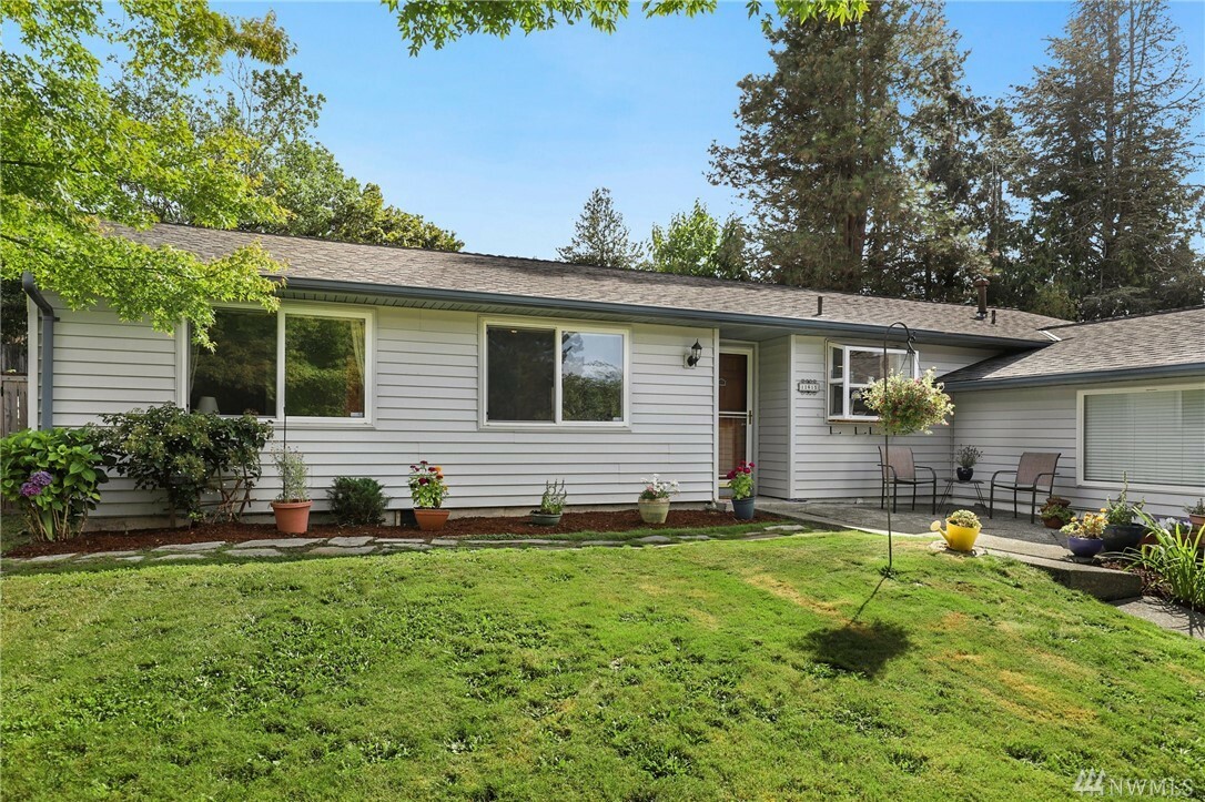 Property Photo:  12615 SE 165th St  WA 98058 