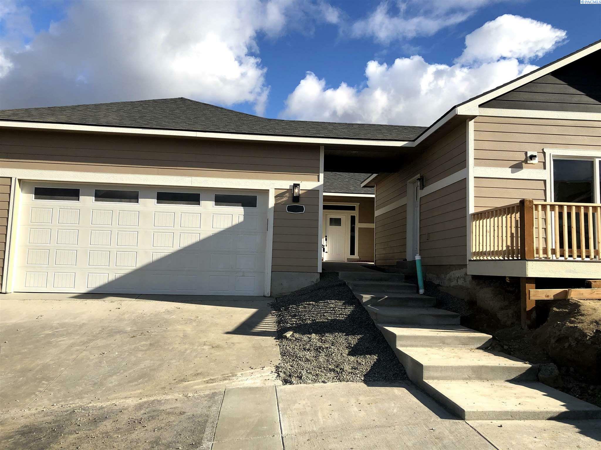 Property Photo:  1122 Chianti Lane  WA 99350 