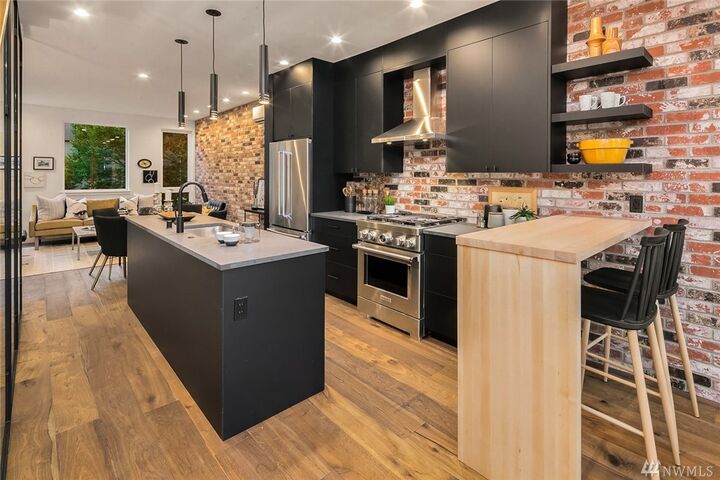 Property Photo:  2361 Minor Ave E G  WA 98102 