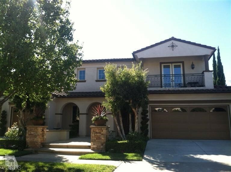 Property Photo:  5210 Via Dolores  CA 91320 