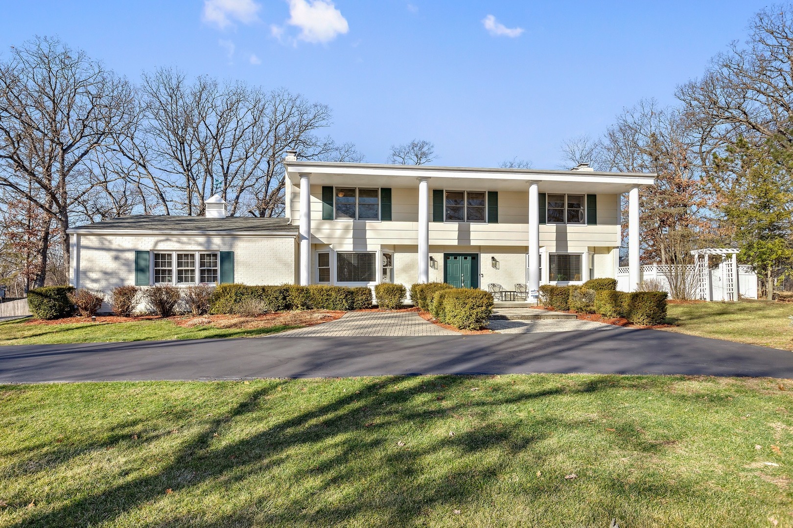 Property Photo:  1280 Oak Trail Drive  IL 60048 