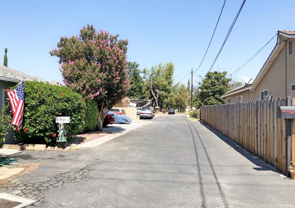 Property Photo:  4139 Cochran Street  CA 93063 
