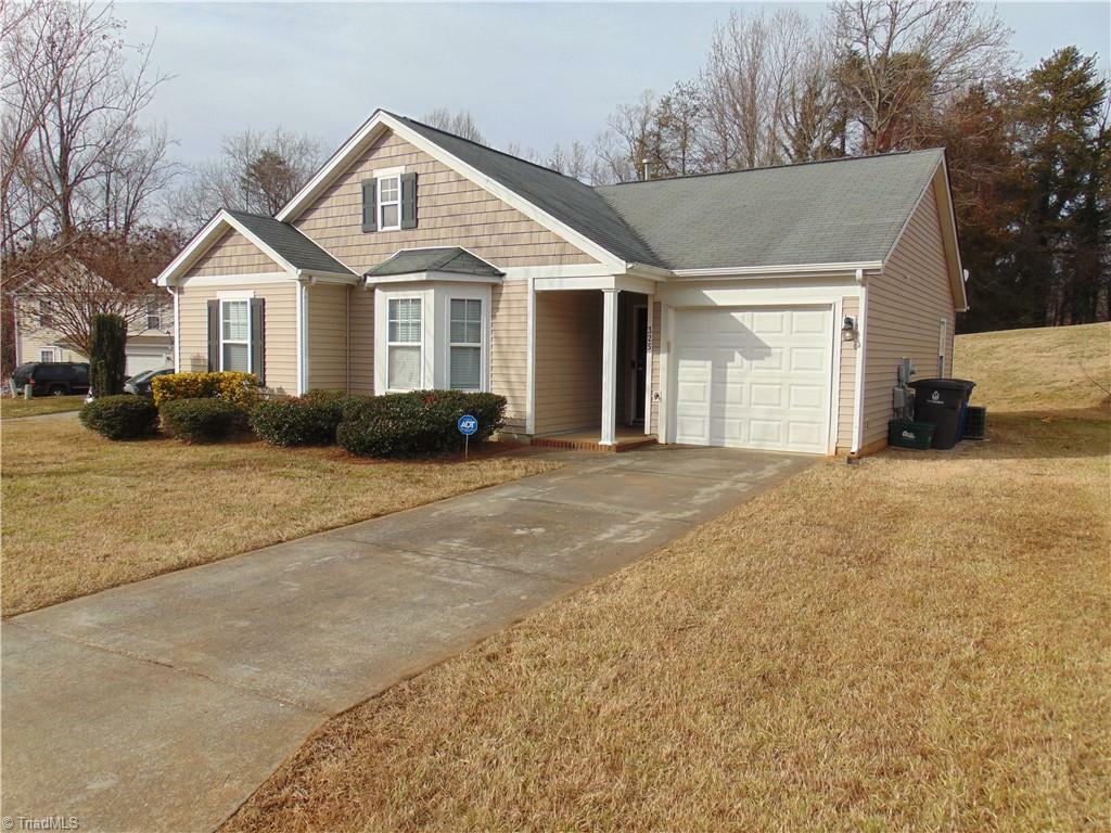 Property Photo:  325 Northoaks Drive  NC 27105 