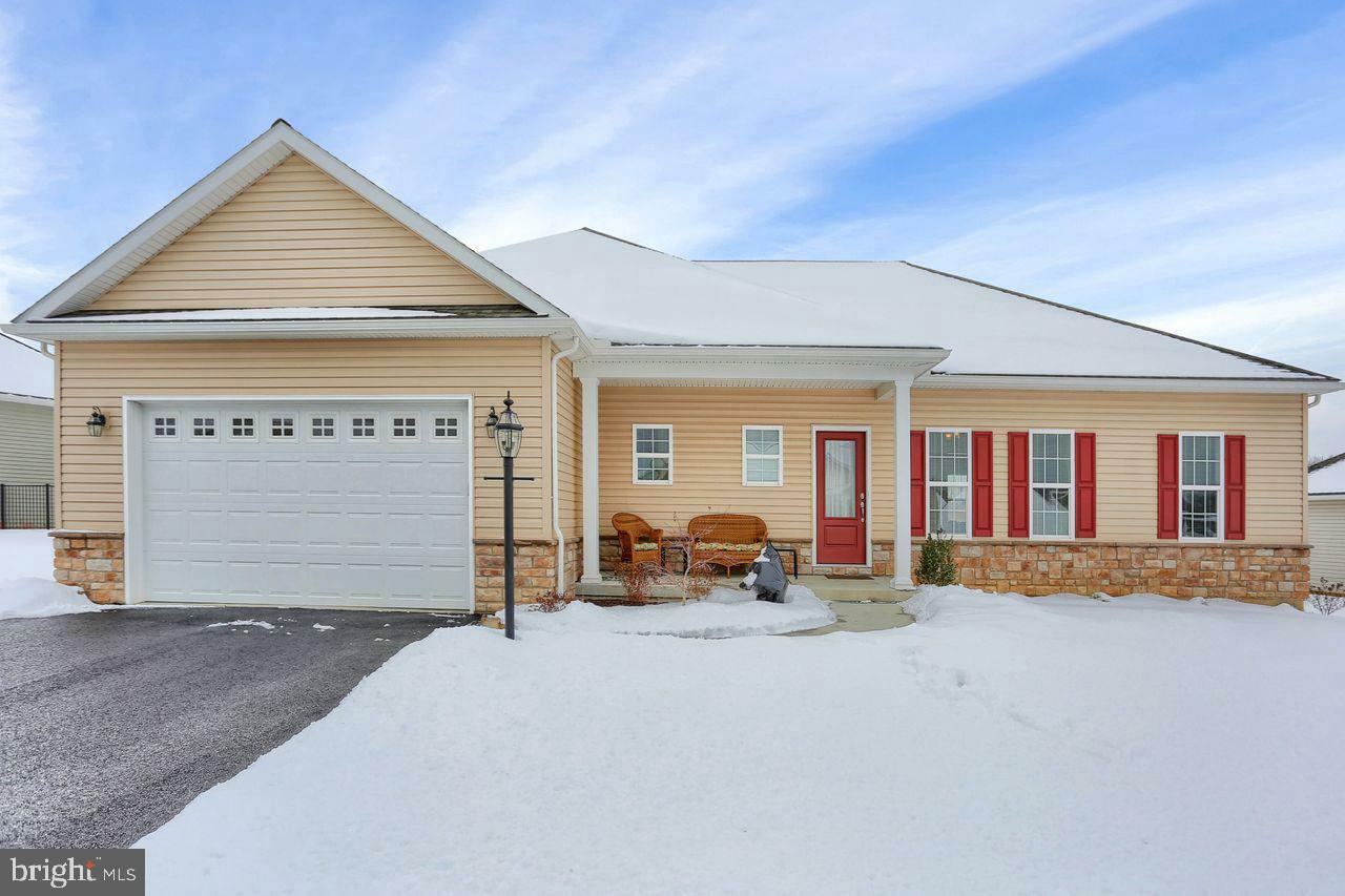 Property Photo:  86 Franklin Drive  PA 17055 