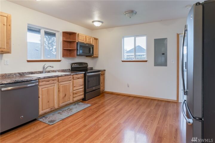 Property Photo:  1205 9th St  WA 98337 