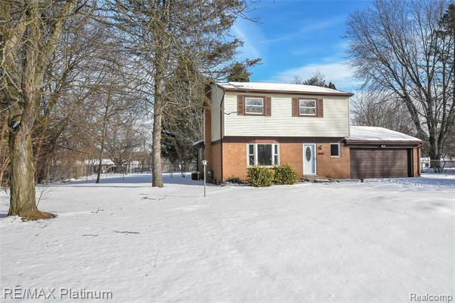 Property Photo: 11079 Hamburg Road MI 48189