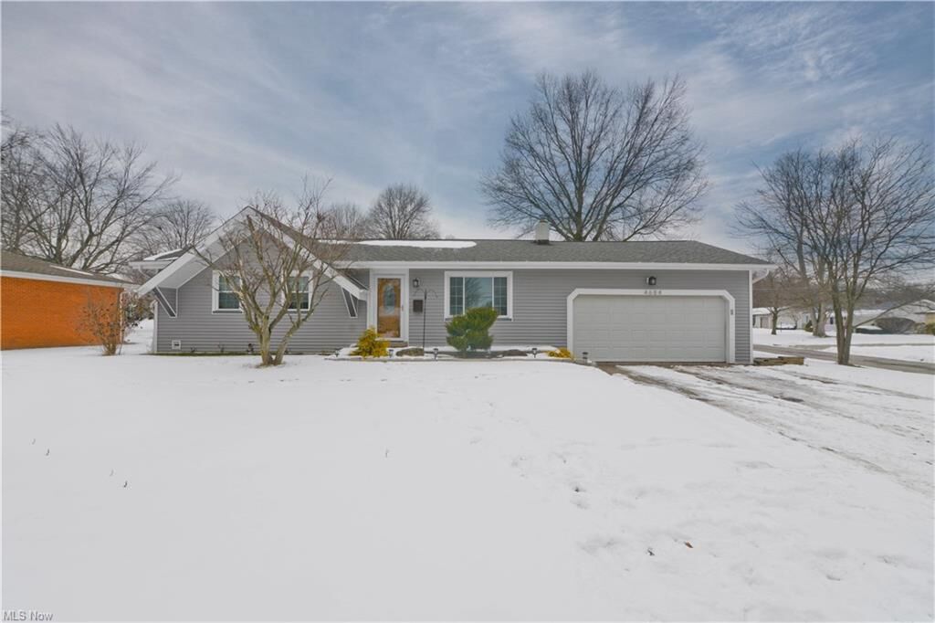 Property Photo:  4684 Woodridge Drive  OH 44515 