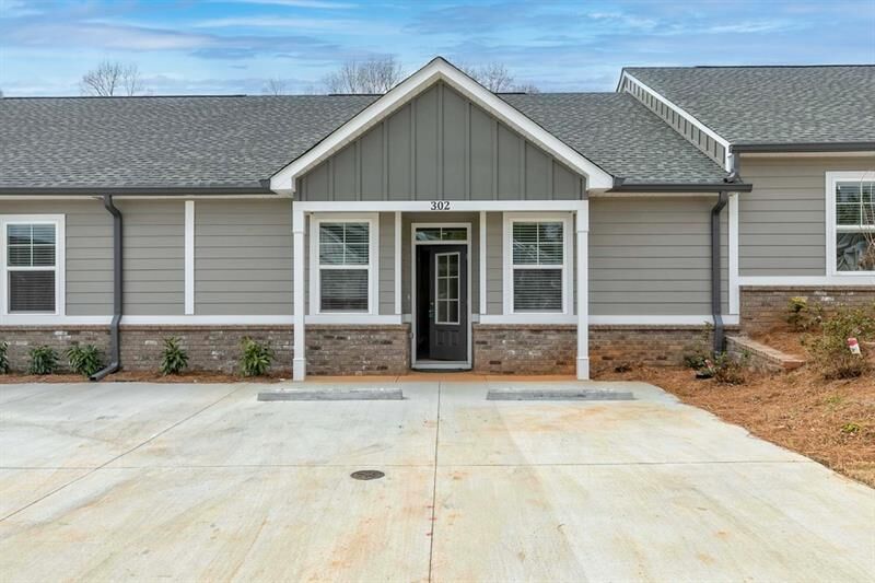 Property Photo:  200 Citizens Square Road NW 302  GA 30157 