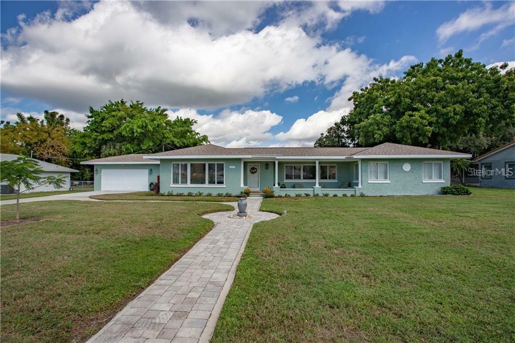 Property Photo:  307 Somerset Avenue  FL 34243 