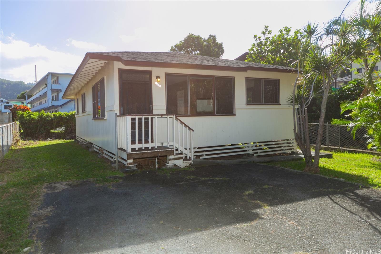 142 Kaloko Lane A  Honolulu HI 96813 photo