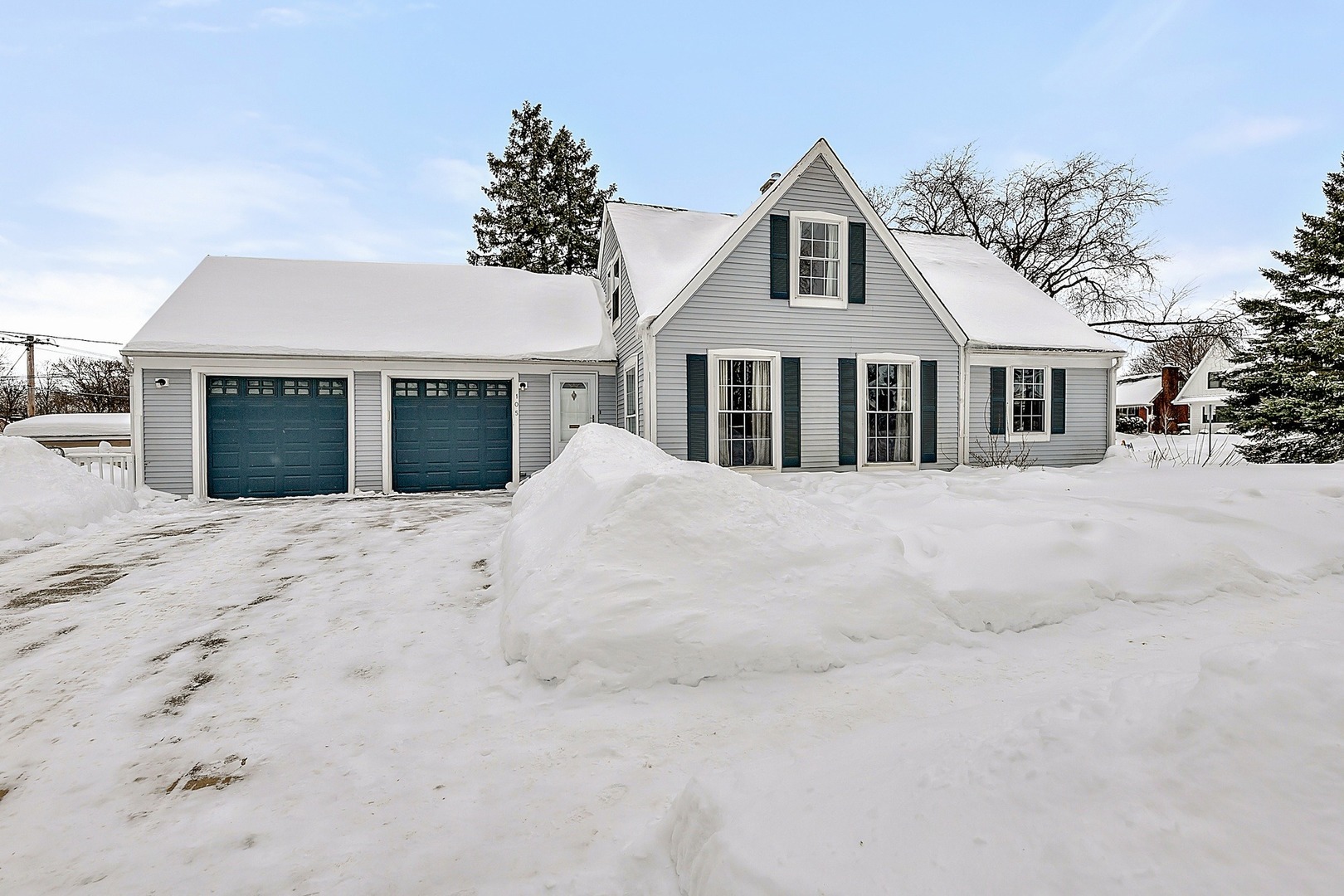 Property Photo: 105 E Helen Road IL 60067