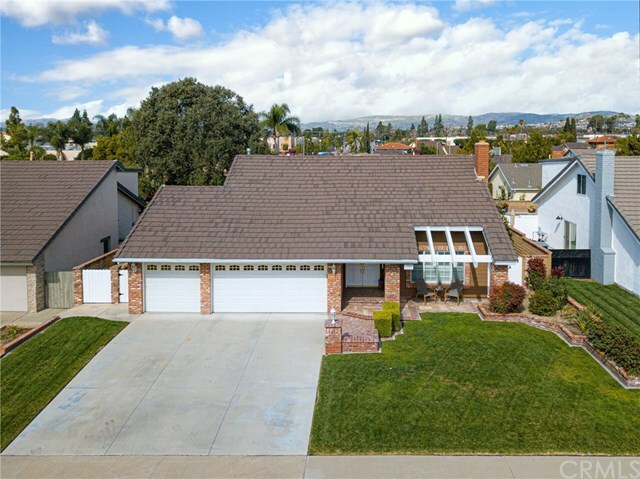 Property Photo:  1257 Valparaiso Drive E  CA 92870 