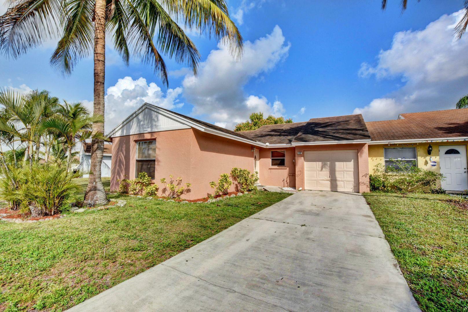 Property Photo:  5139 Burnham Place  FL 33463 