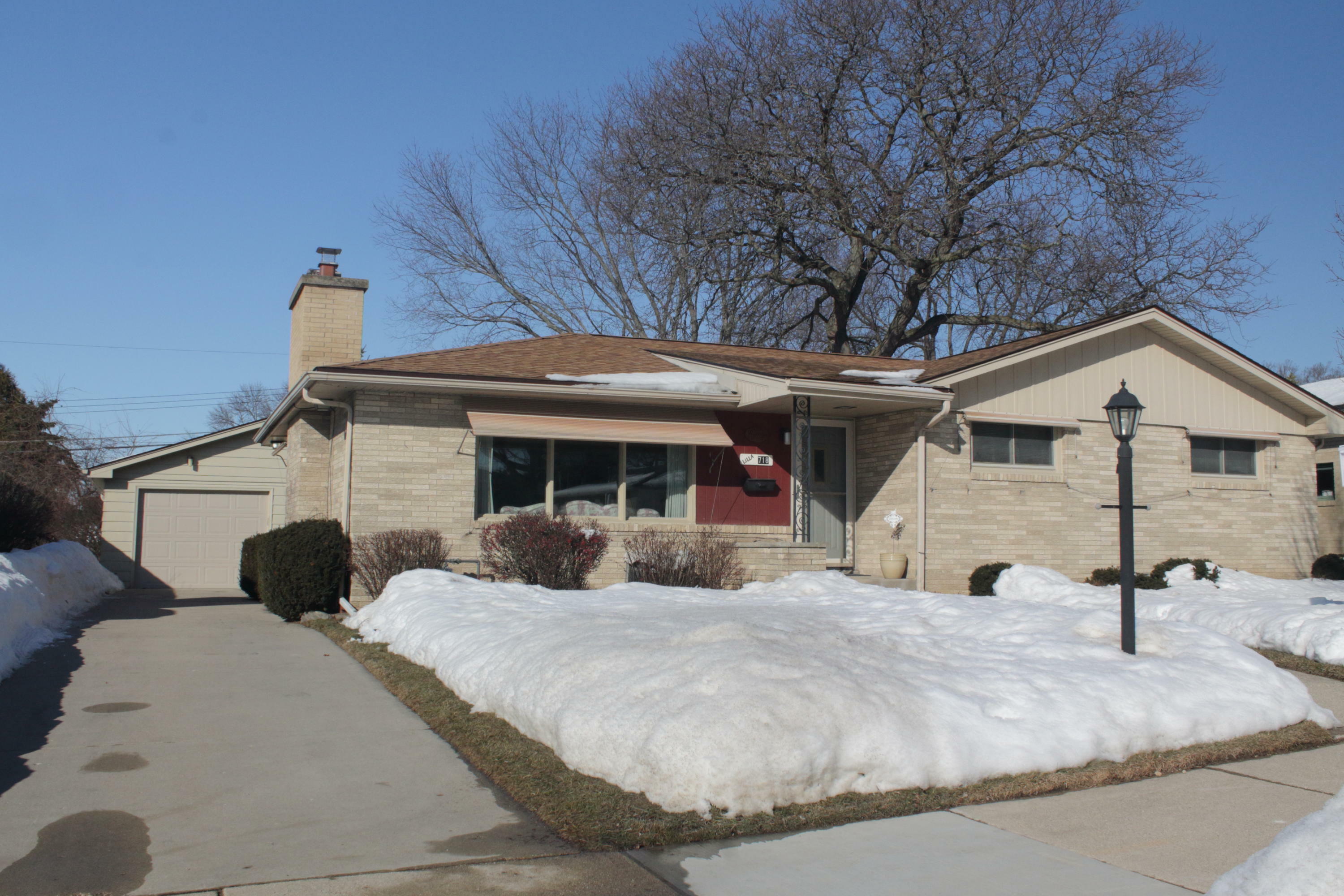 Property Photo:  718 Perry Ave  WI 53406 