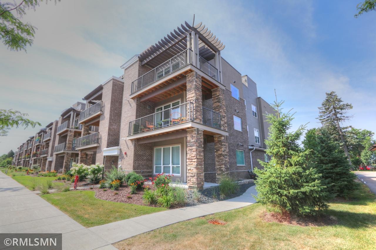 Property Photo: 3962 Wooddale Avenue S 102E MN 55416