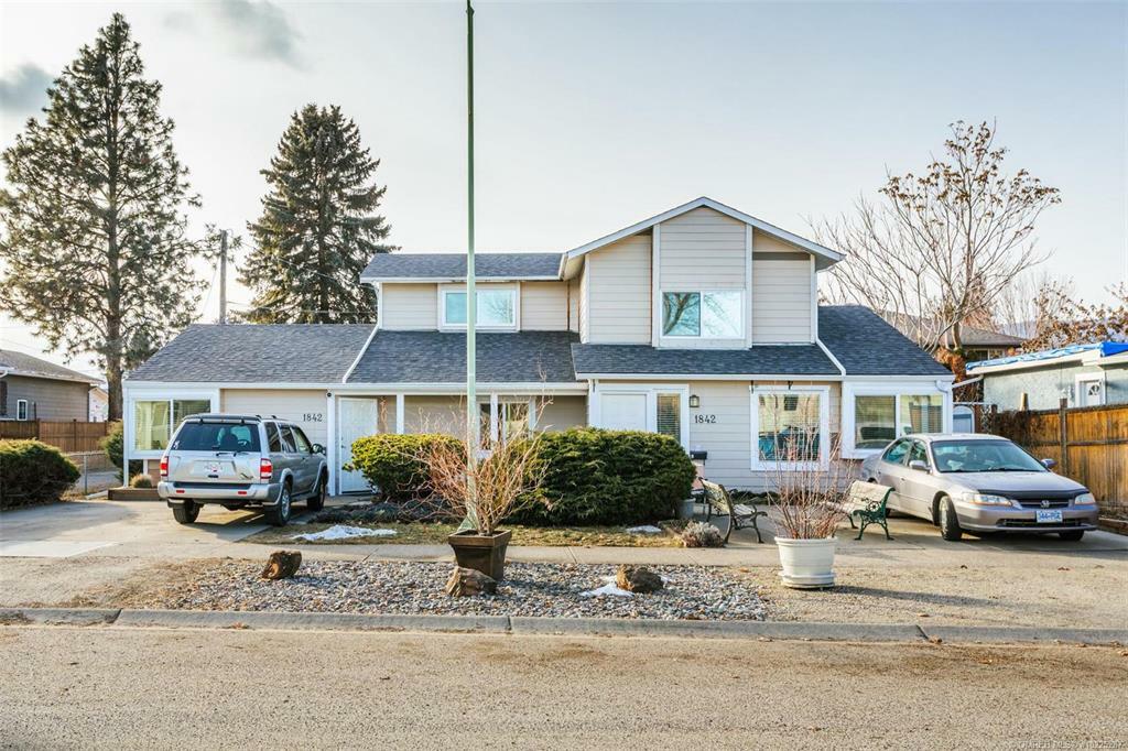 1842B Bowes Street 1842A  Kelowna BC V1Y 3C1 photo