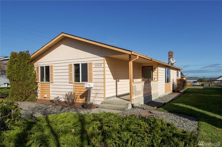 1529 W 7th St  Port Angeles WA 98363 photo