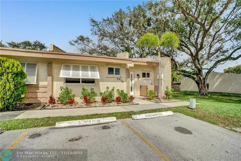 Property Photo: 2419 N 37th Ave 2419 FL 33021