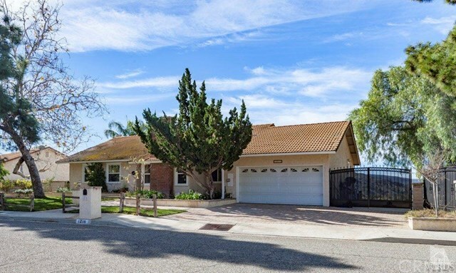 Property Photo:  1216 Mellow Lane  CA 93065 