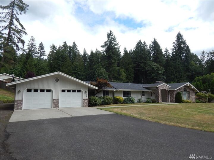 Property Photo: 23616 NE 45th Place WA 98053