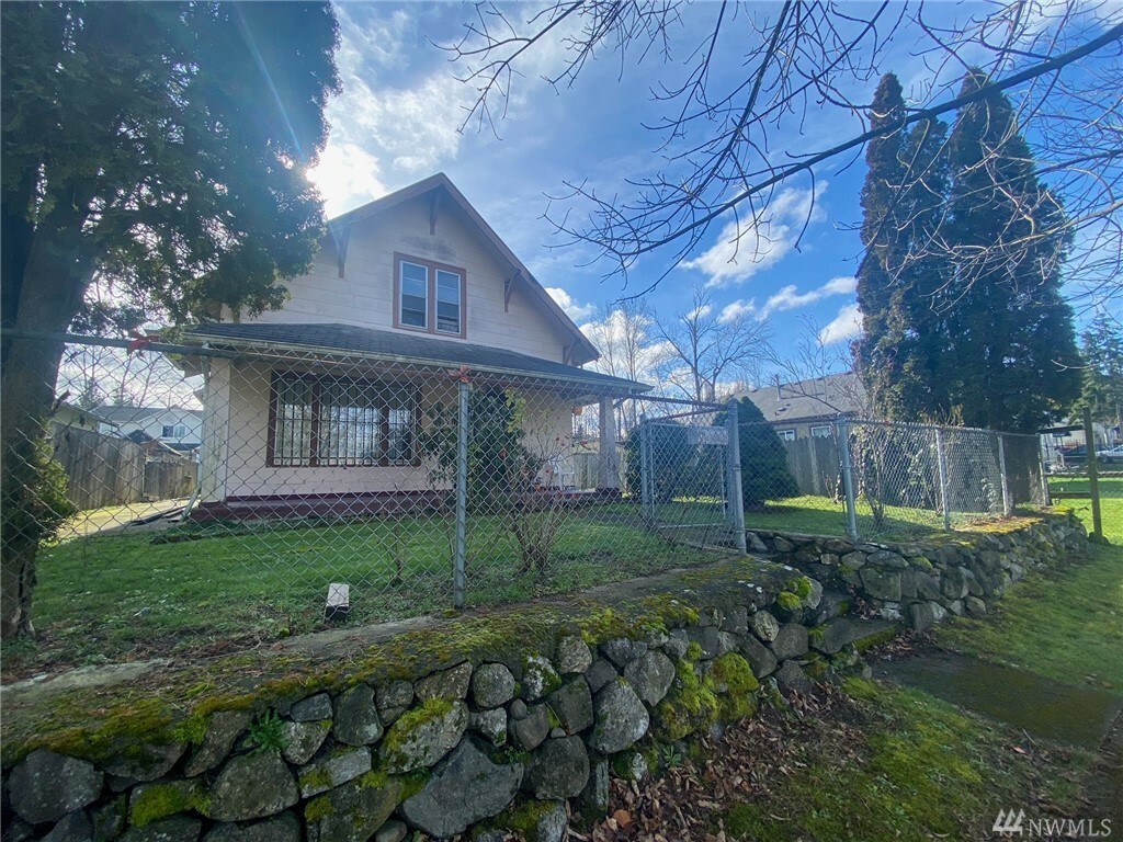 Property Photo:  1636 E Fairbanks St  WA 98404 