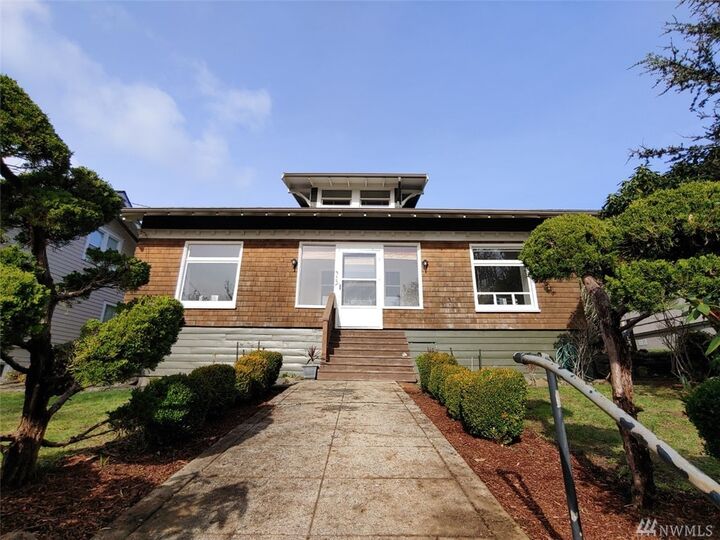 317 Sunset Dr  Hoquiam WA 98550 photo