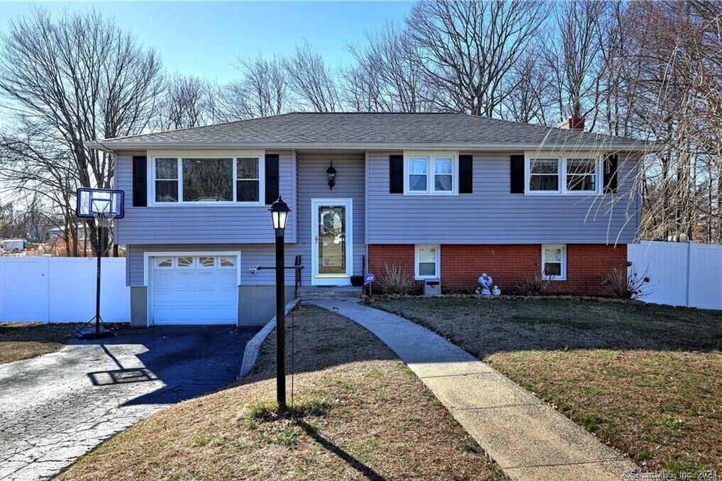 Property Photo:  11 Jillson Drive  CT 06512 