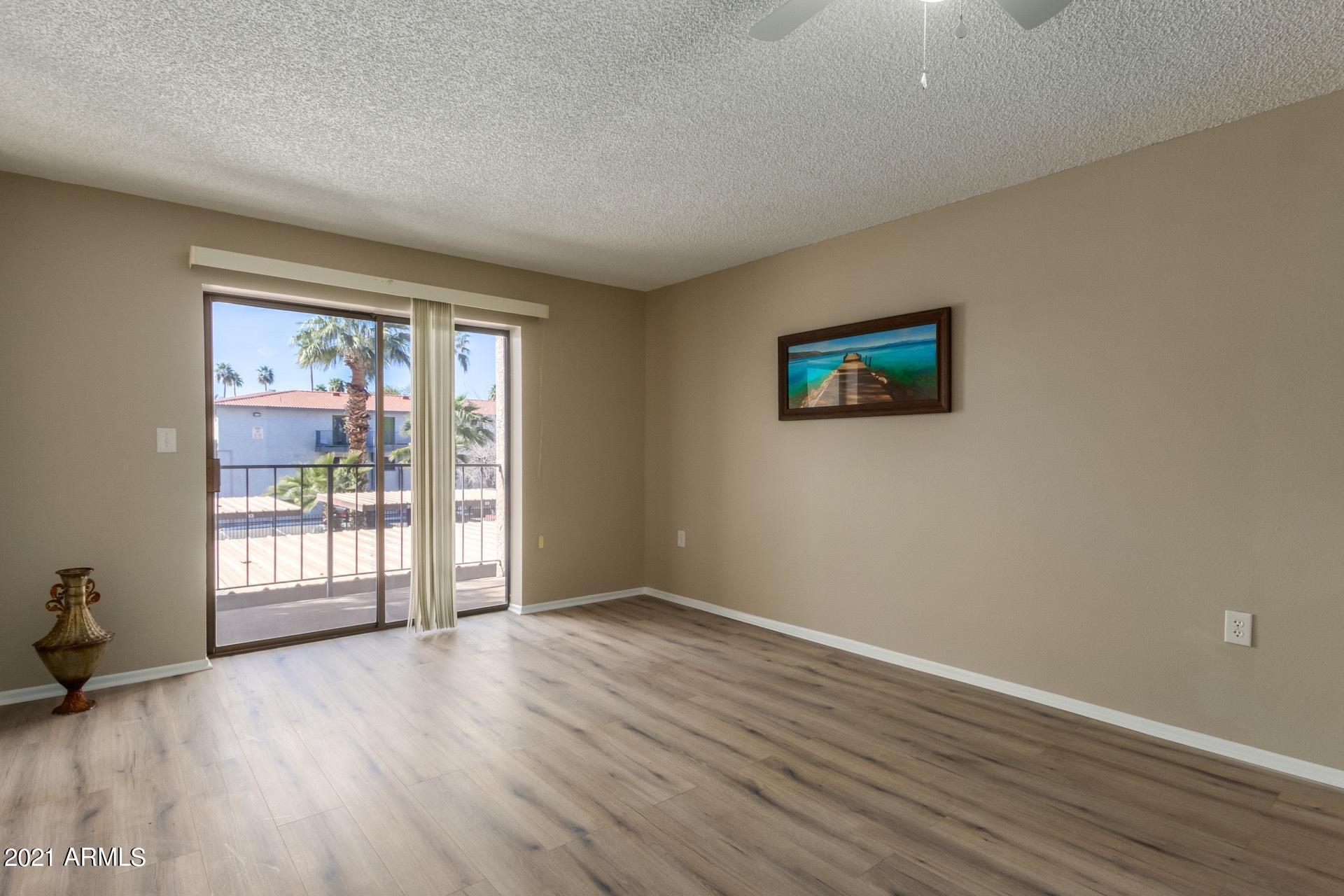 Property Photo: 3033 E Devonshire Avenue 2031 AZ 85016