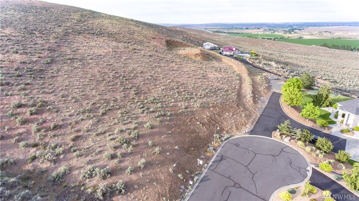 Property Photo:  530 Jadehurst Dr  WA 98823 
