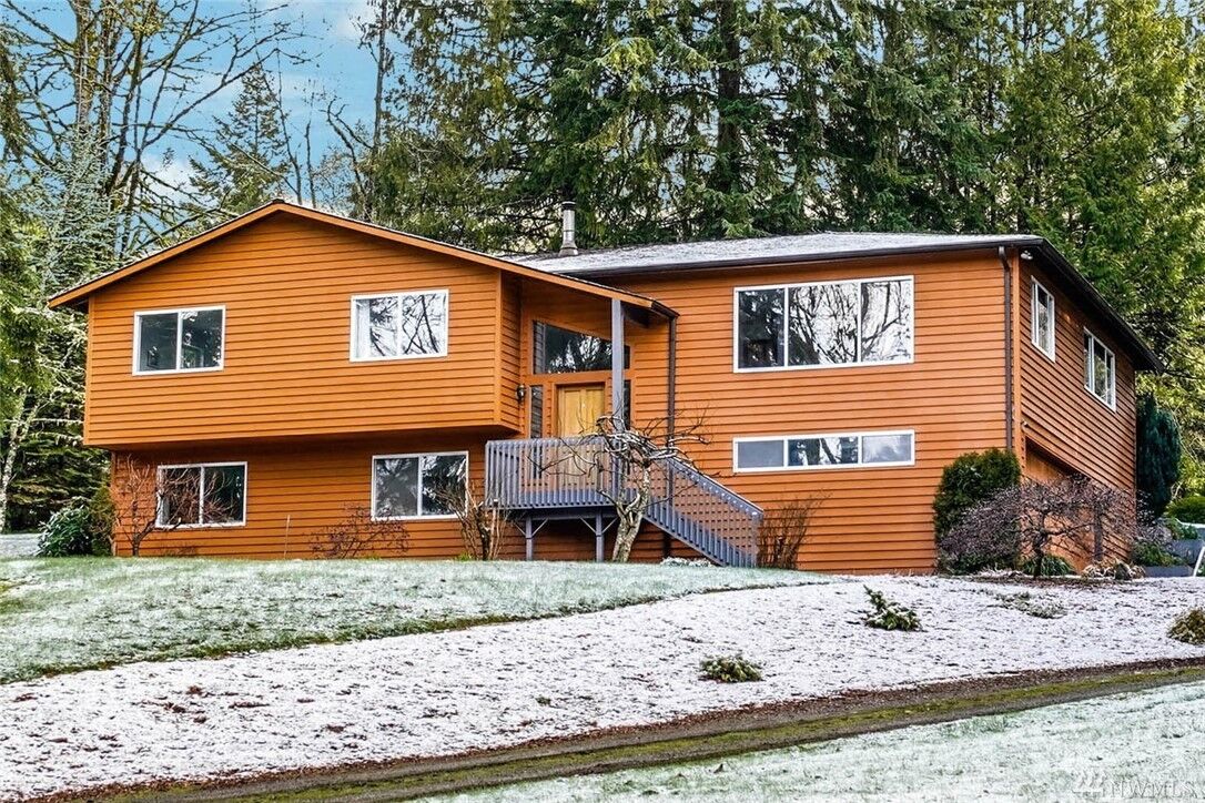 Property Photo: 17024 272nd Ave SE WA 98027