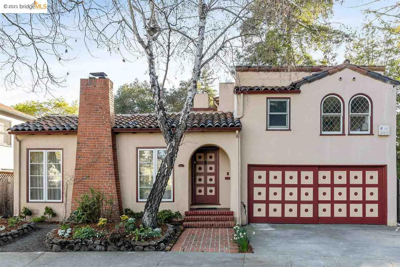 Property Photo:  3007 Hyde St  CA 94601 