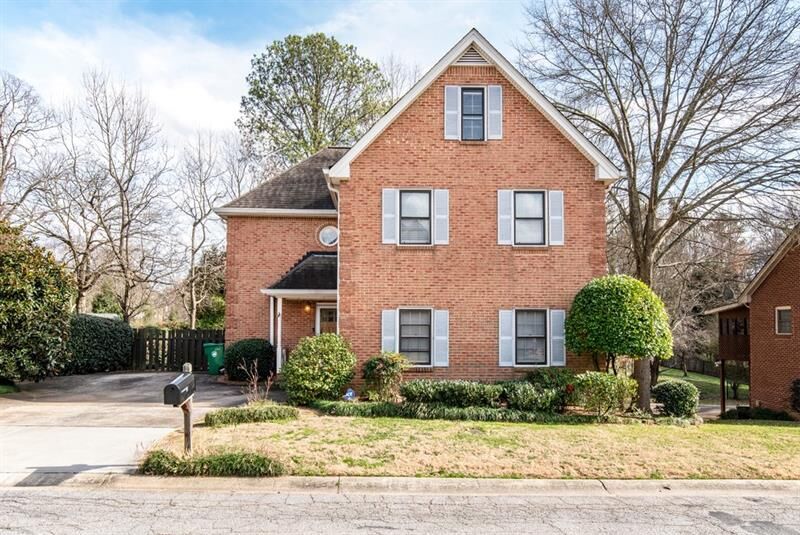 Property Photo: 1415 Camden Walk GA 30033