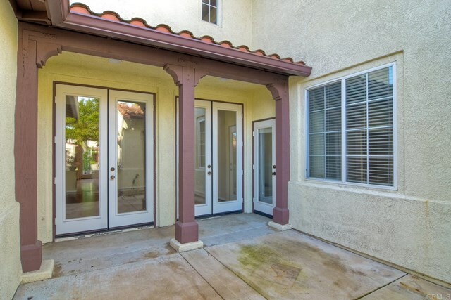 Property Photo: 345 Avenida La Cuesta CA 92078