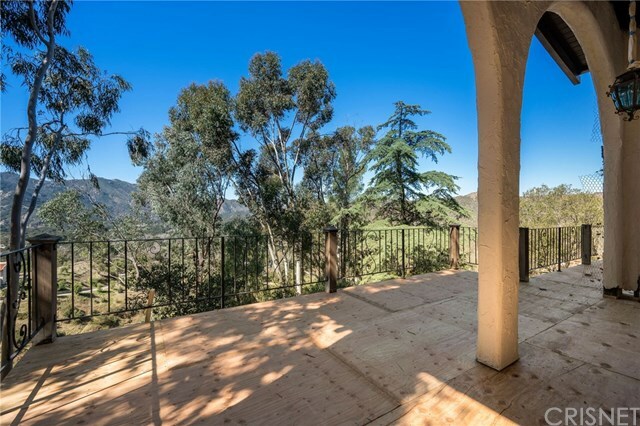 Property Photo:  850 Cold Canyon Road  CA 91302 