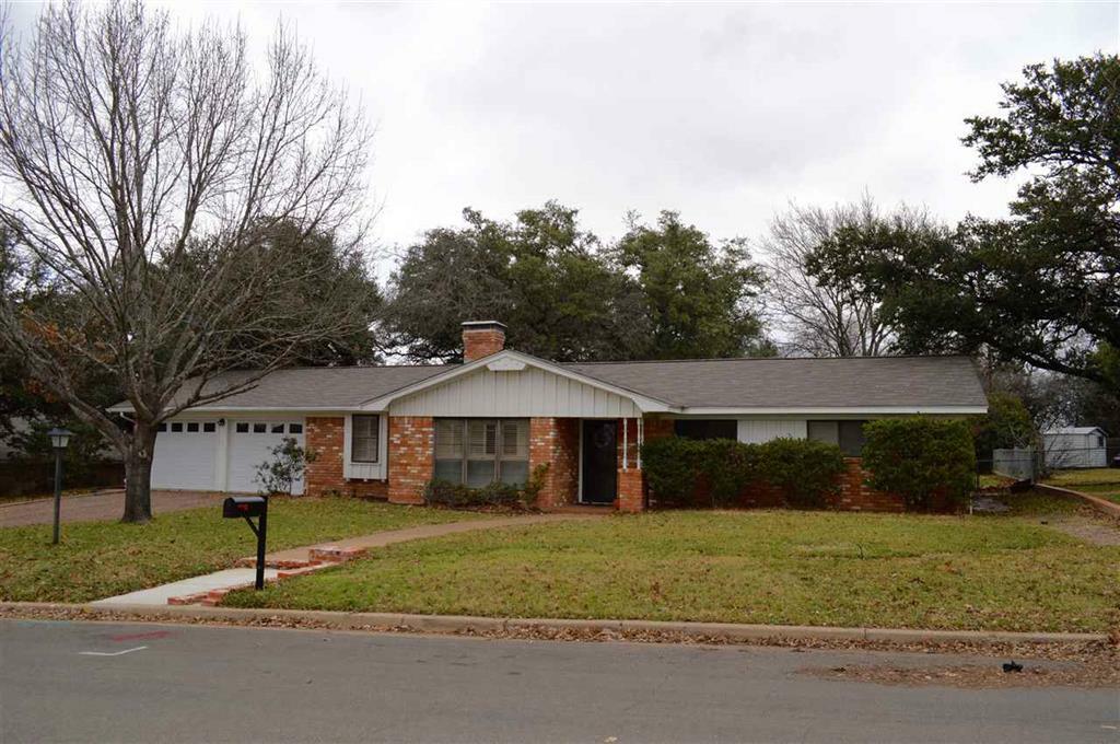 Property Photo:  1039 Southwood Drive  TX 76712 