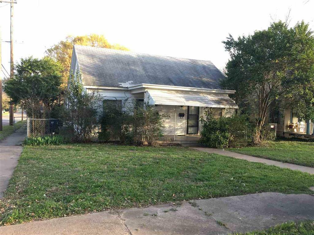 Property Photo:  2700 Fort Avenue  TX 76707 