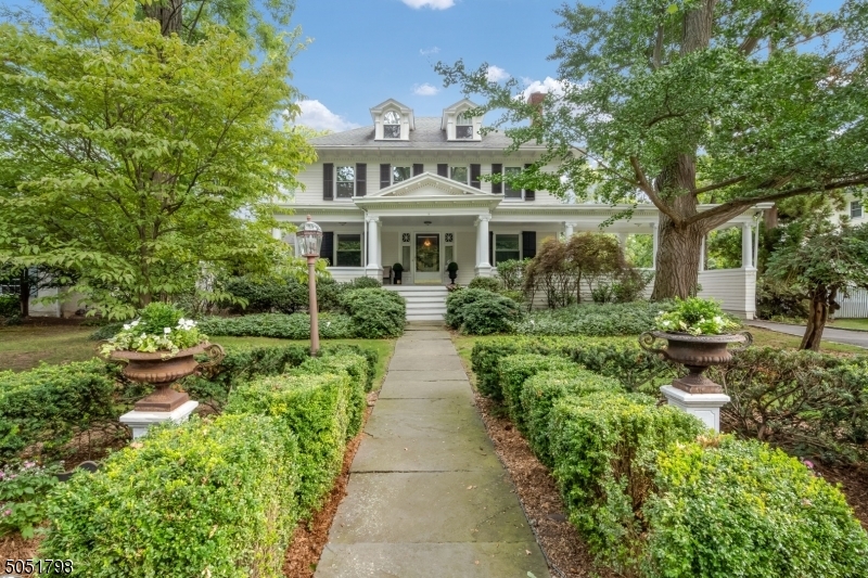 Property Photo:  554 Lawrence Ave  NJ 07090 