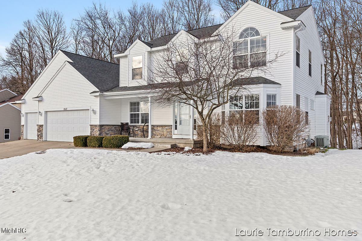 Property Photo:  8547 Rainbows End Road SE  MI 49316 