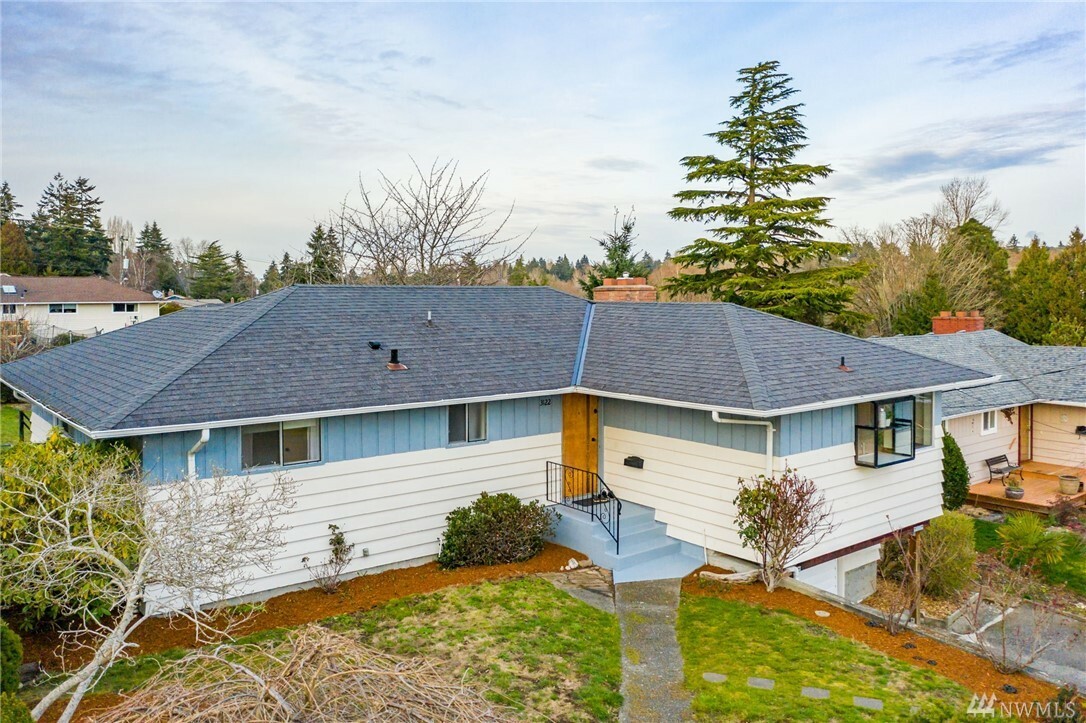 Property Photo:  3122 SW 105th St  WA 98146 