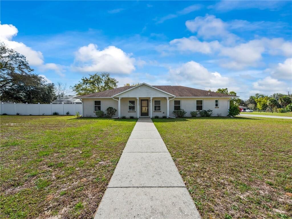 Property Photo: 5048 Royal Oak Drive FL 34731