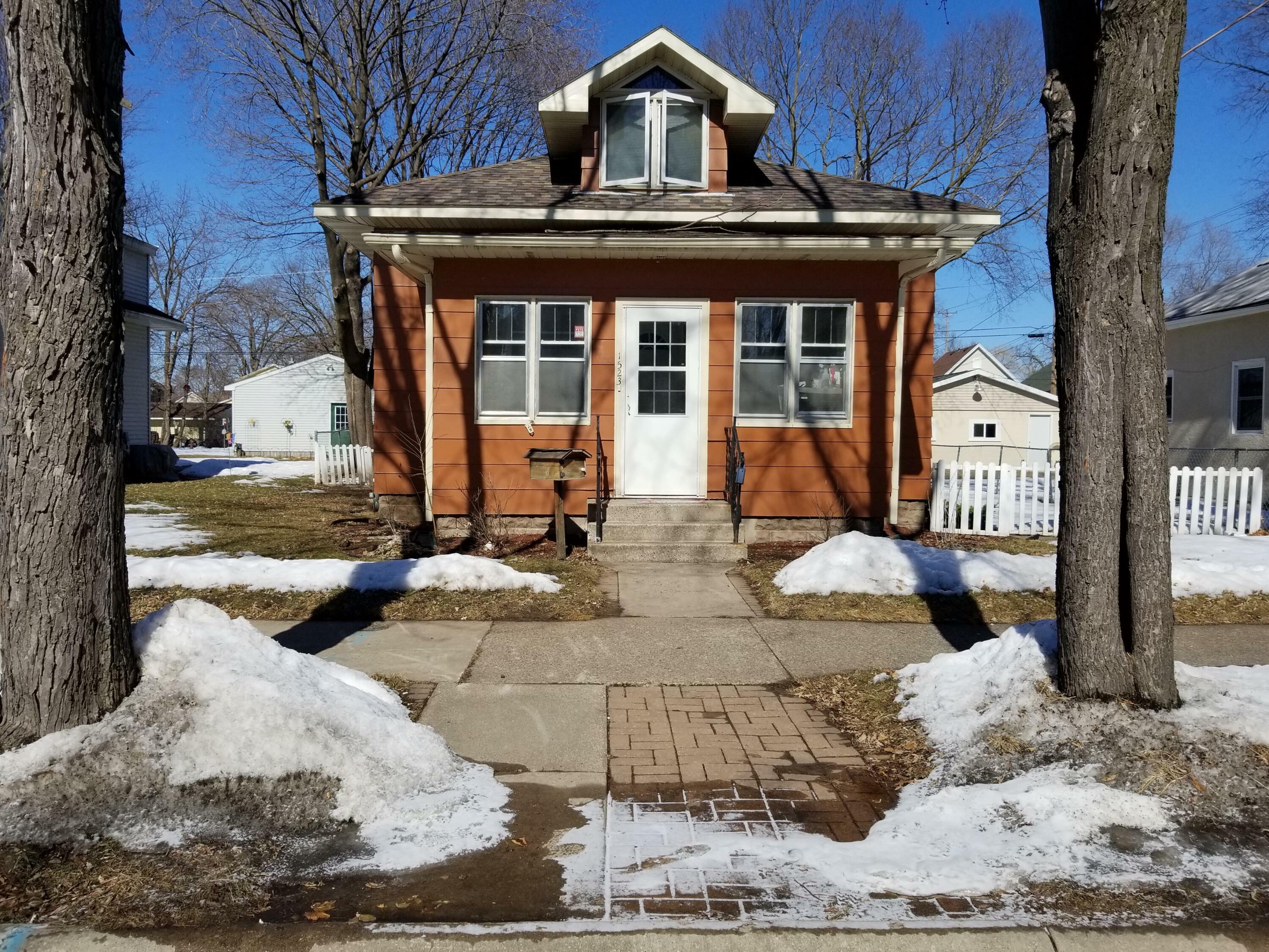 Property Photo:  1523 Adams St  WI 54601 