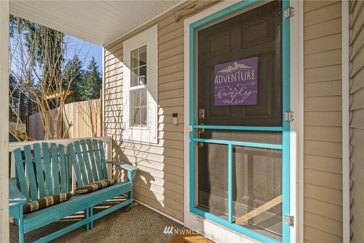 Property Photo:  7605  208th Avenue E  WA 98391 